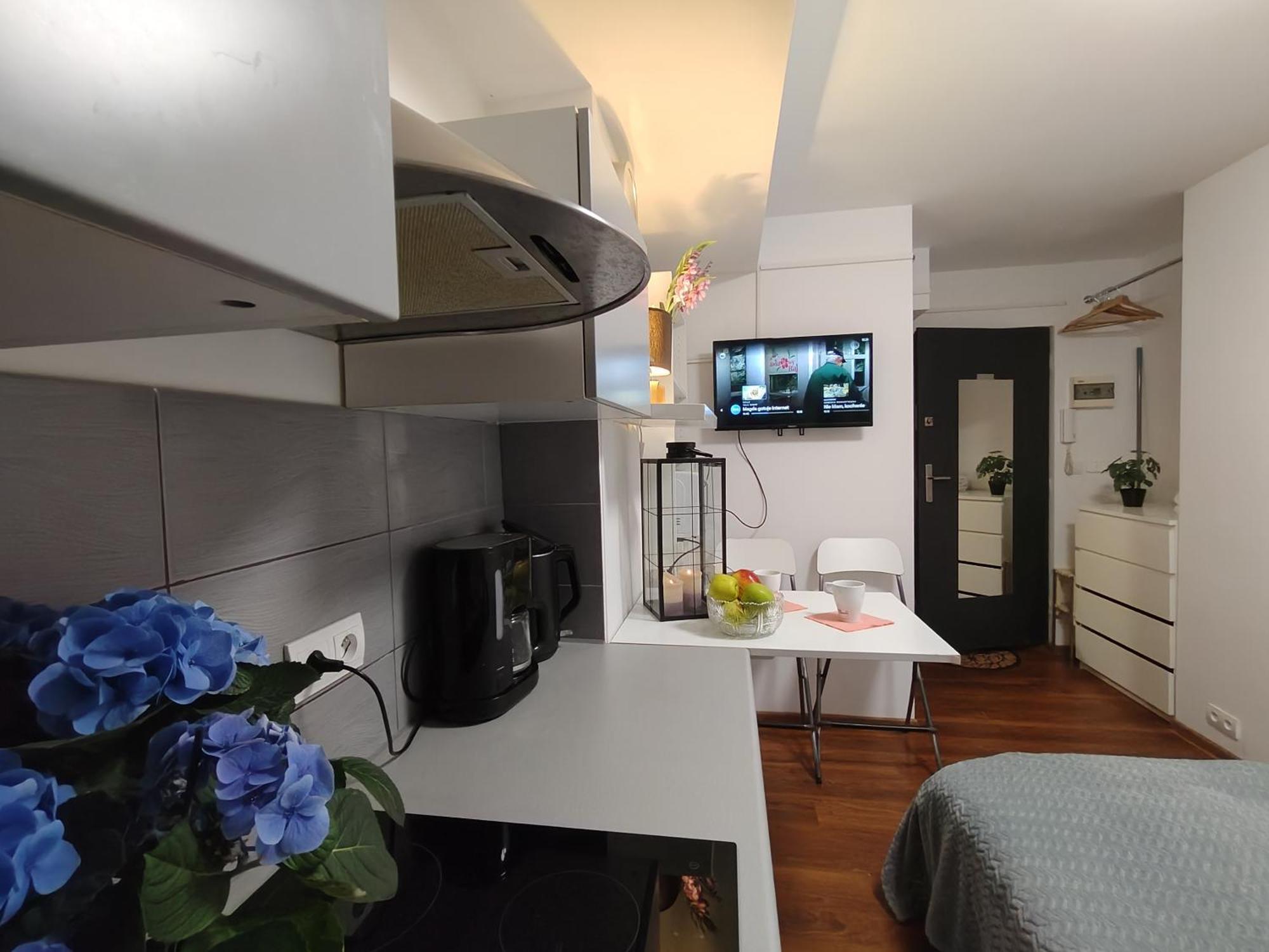 Hollidays Centrum Apartments วอร์ซอ ภายนอก รูปภาพ