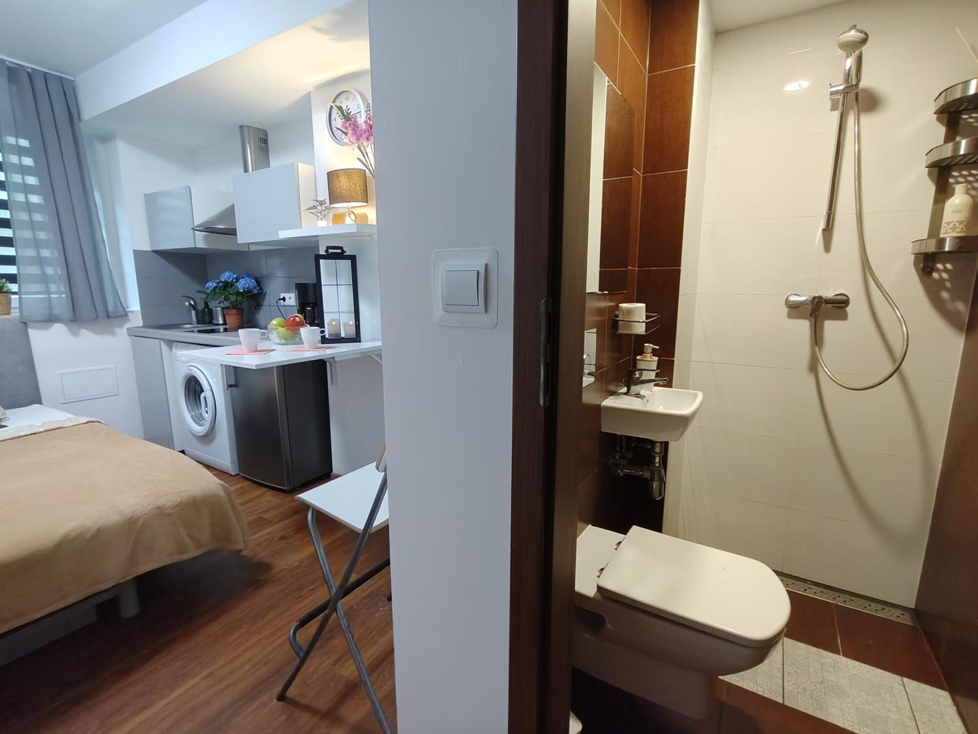 Hollidays Centrum Apartments วอร์ซอ ภายนอก รูปภาพ