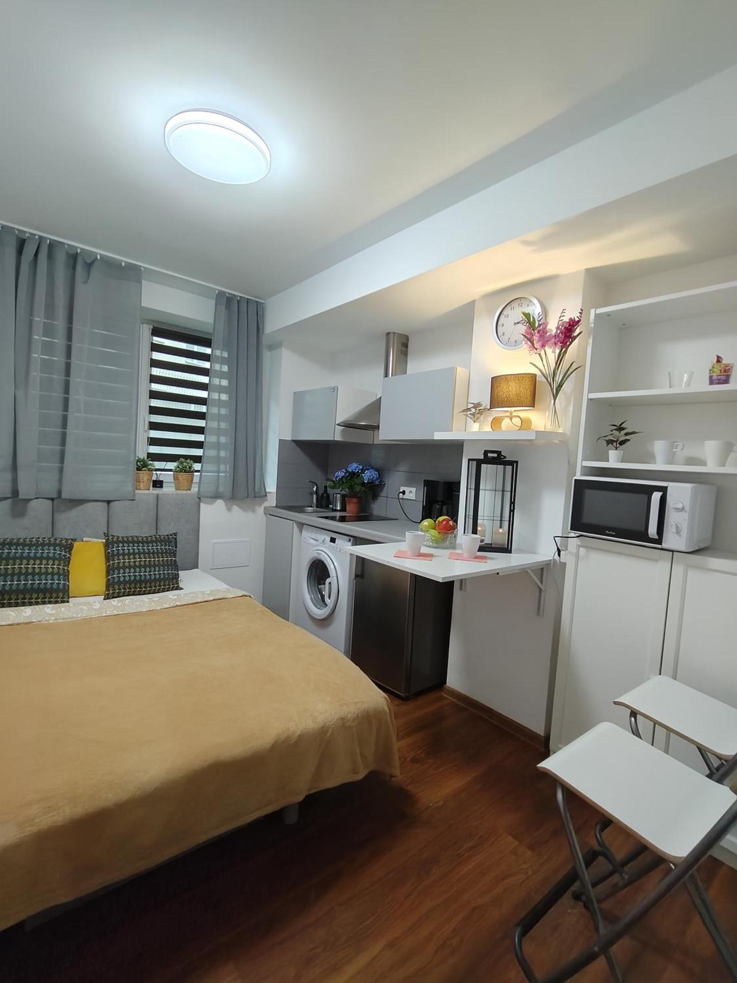 Hollidays Centrum Apartments วอร์ซอ ภายนอก รูปภาพ